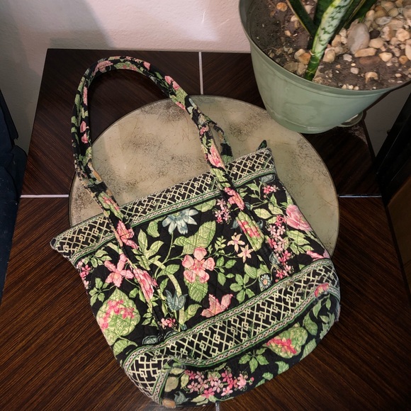 Handbags - Large Floral Vera Bradley Fabric Purse
